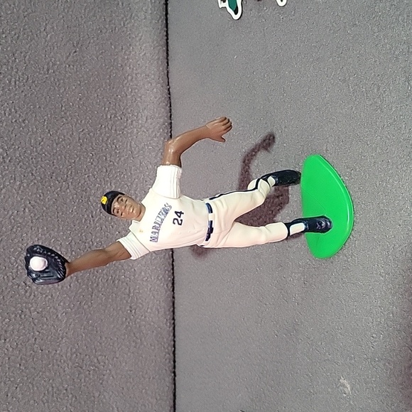 Baseball Cards - Picture 7 of 8